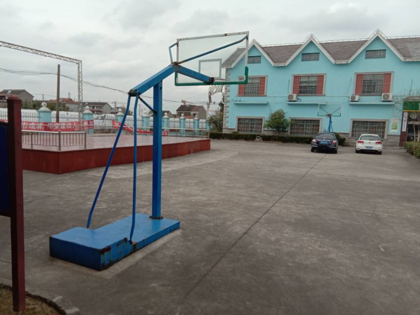 新吉村委會籃球場 新吉村委會籃球場