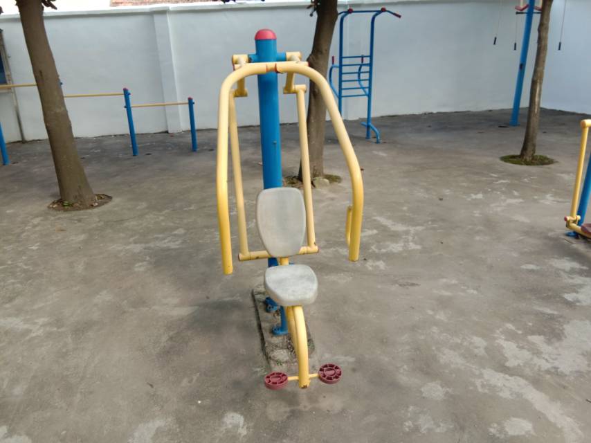 自重推胸器 自重推胸器