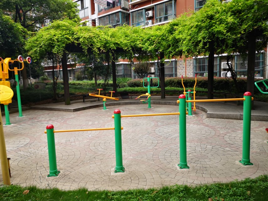 航華四村二居委健身苑點D