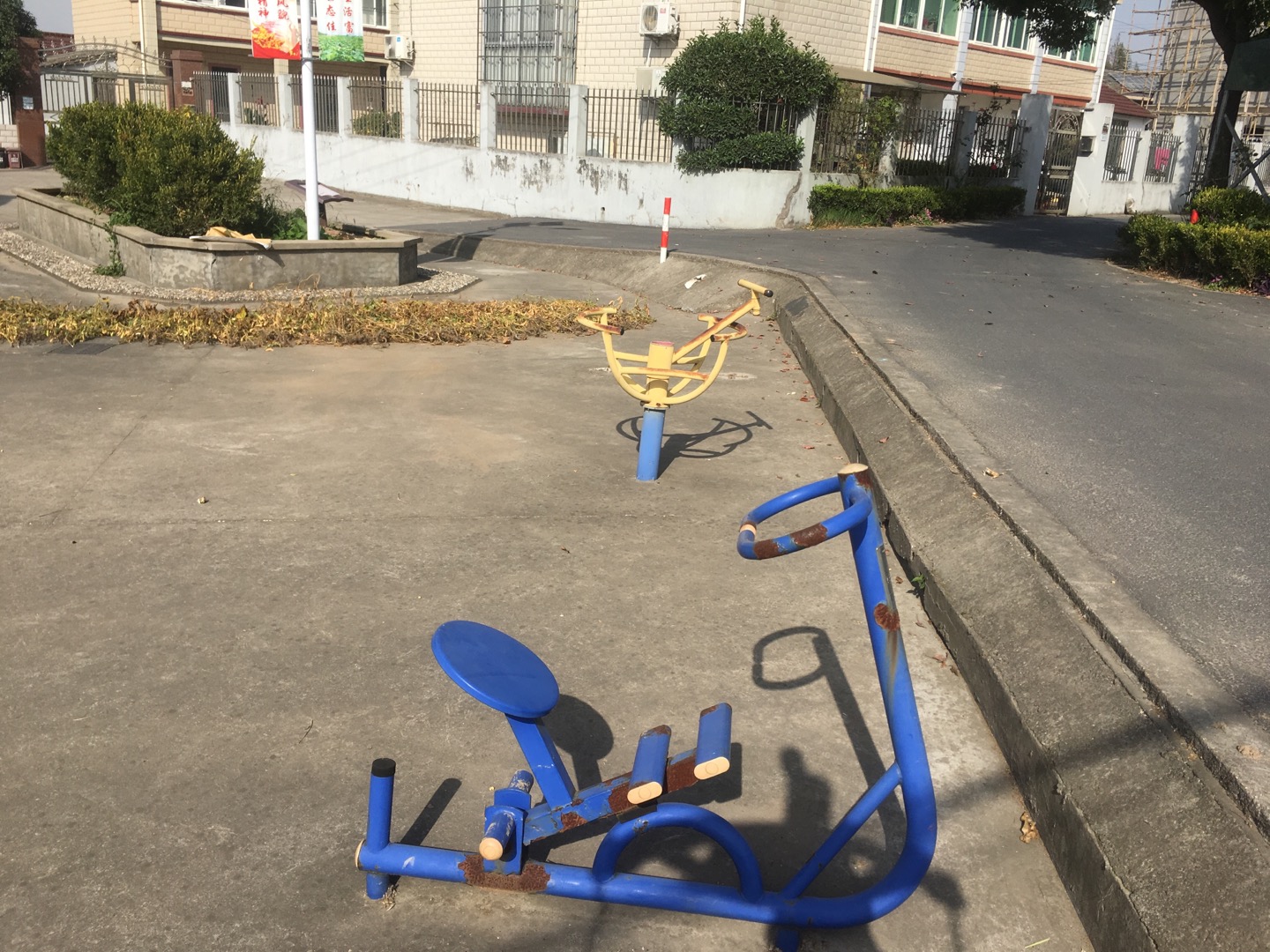 老港鎮成日村民委員會成日3組健身苑點 老港鎮成日村民委員會成日3組健身苑點