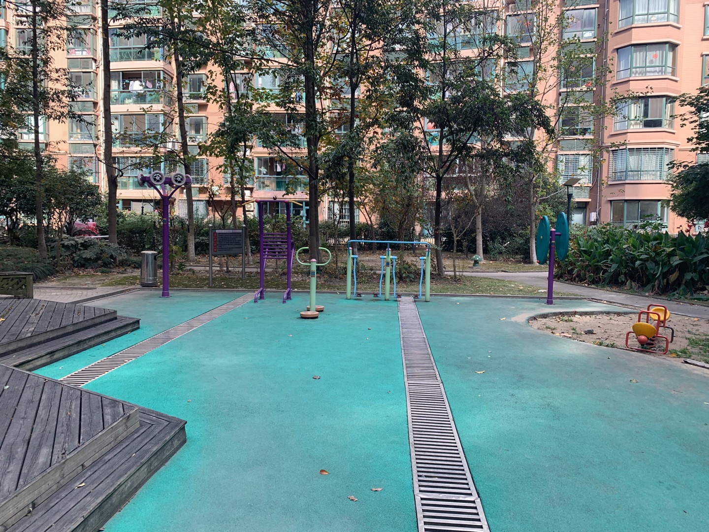 浦建路1086弄健身苑點(diǎn)