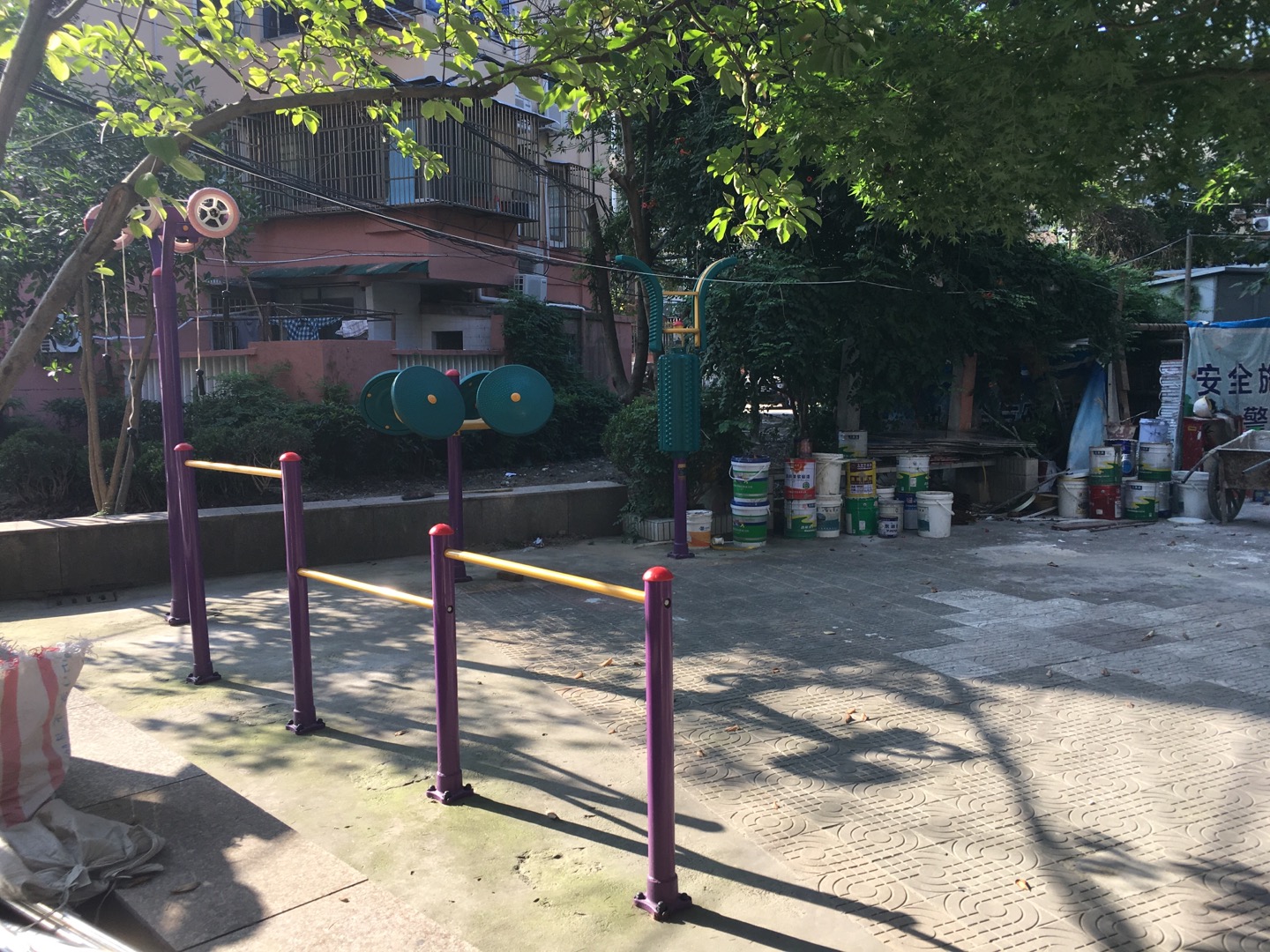 寶林二村居委健身點 1 寶林二村居委健身點 1
