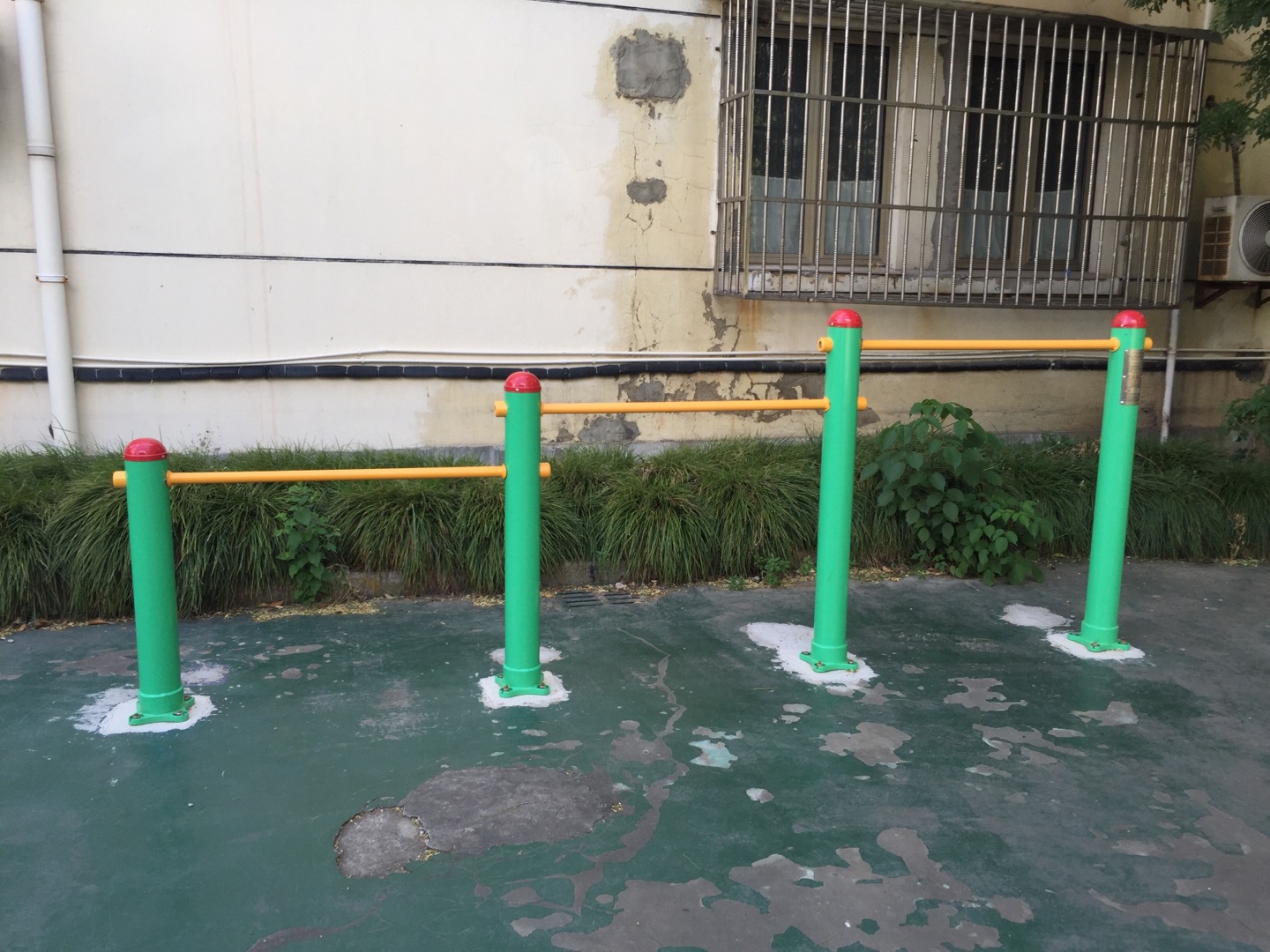 多聯壓腿架