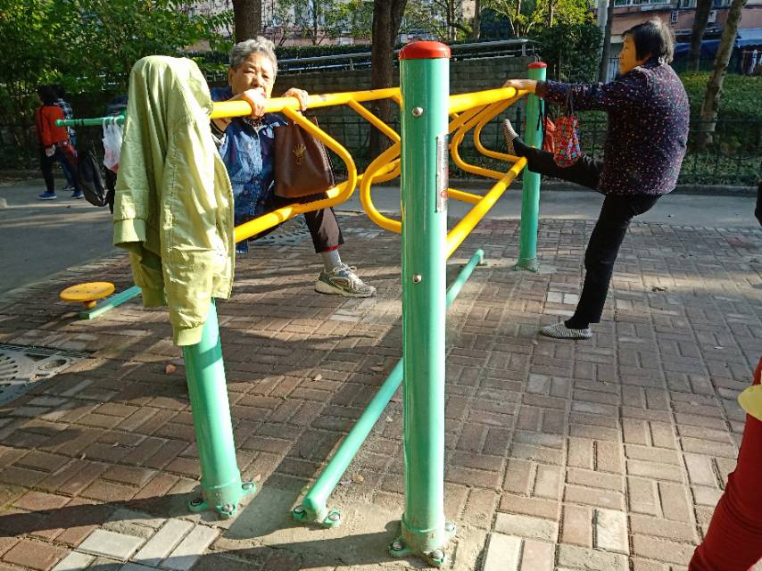 扭腰步道 扭腰步道