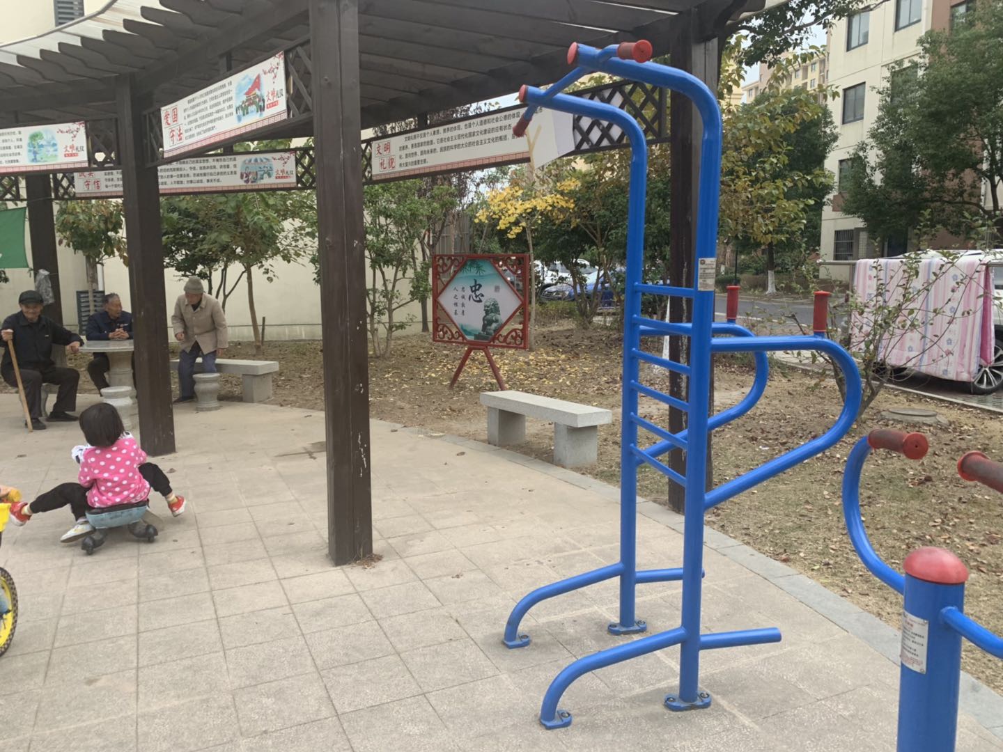 多功能訓練器 多功能訓練器