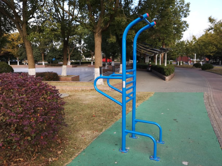 多功能訓練器 多功能訓練器