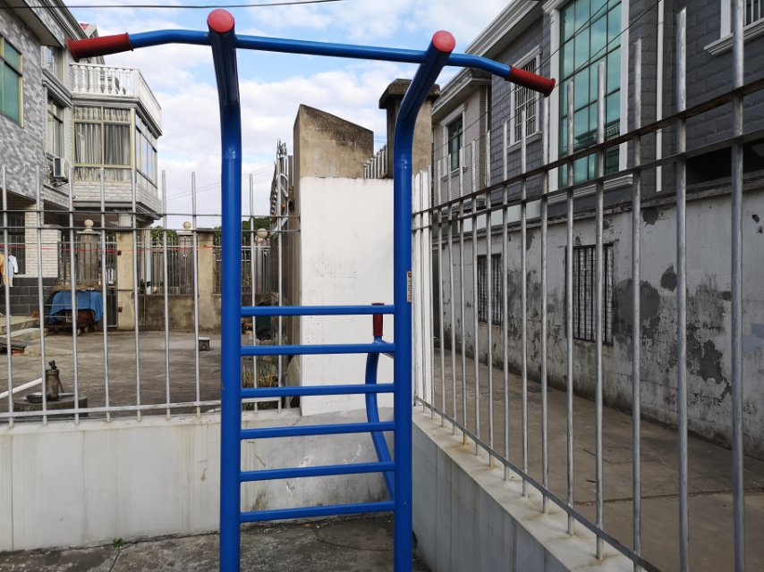 多功能訓練器 多功能訓練器