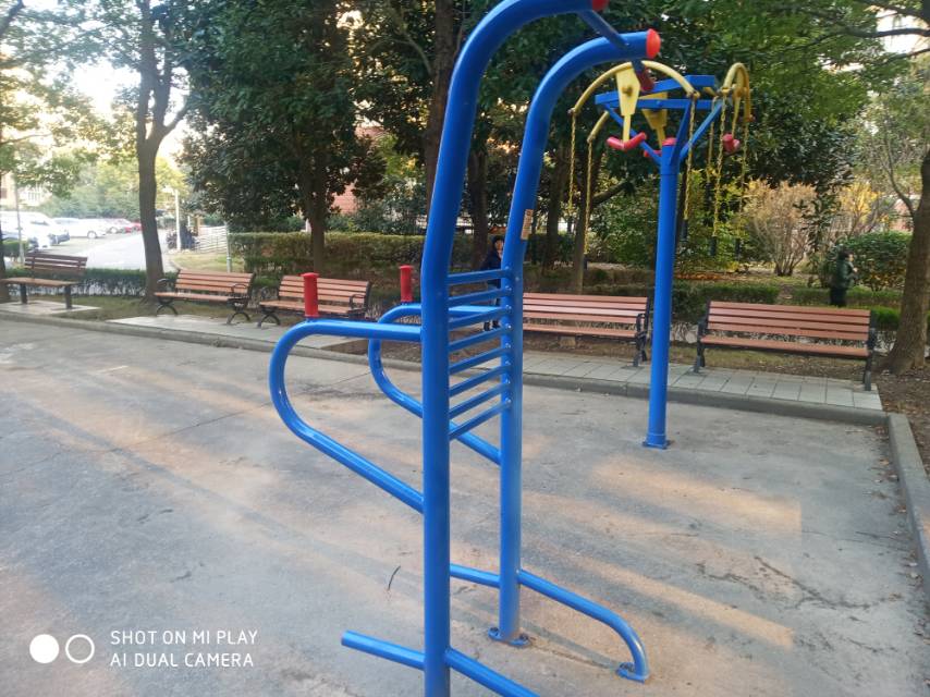 多功能訓練器 多功能訓練器