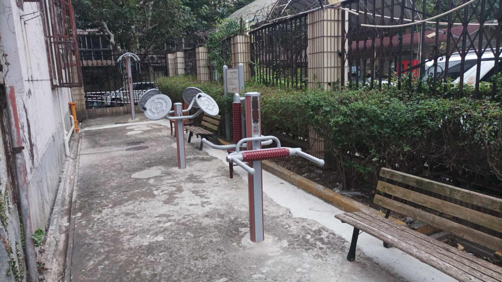 甘泉街道雙泉小區自建健身苑點
