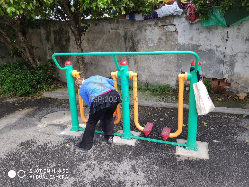 兩聯漫步機