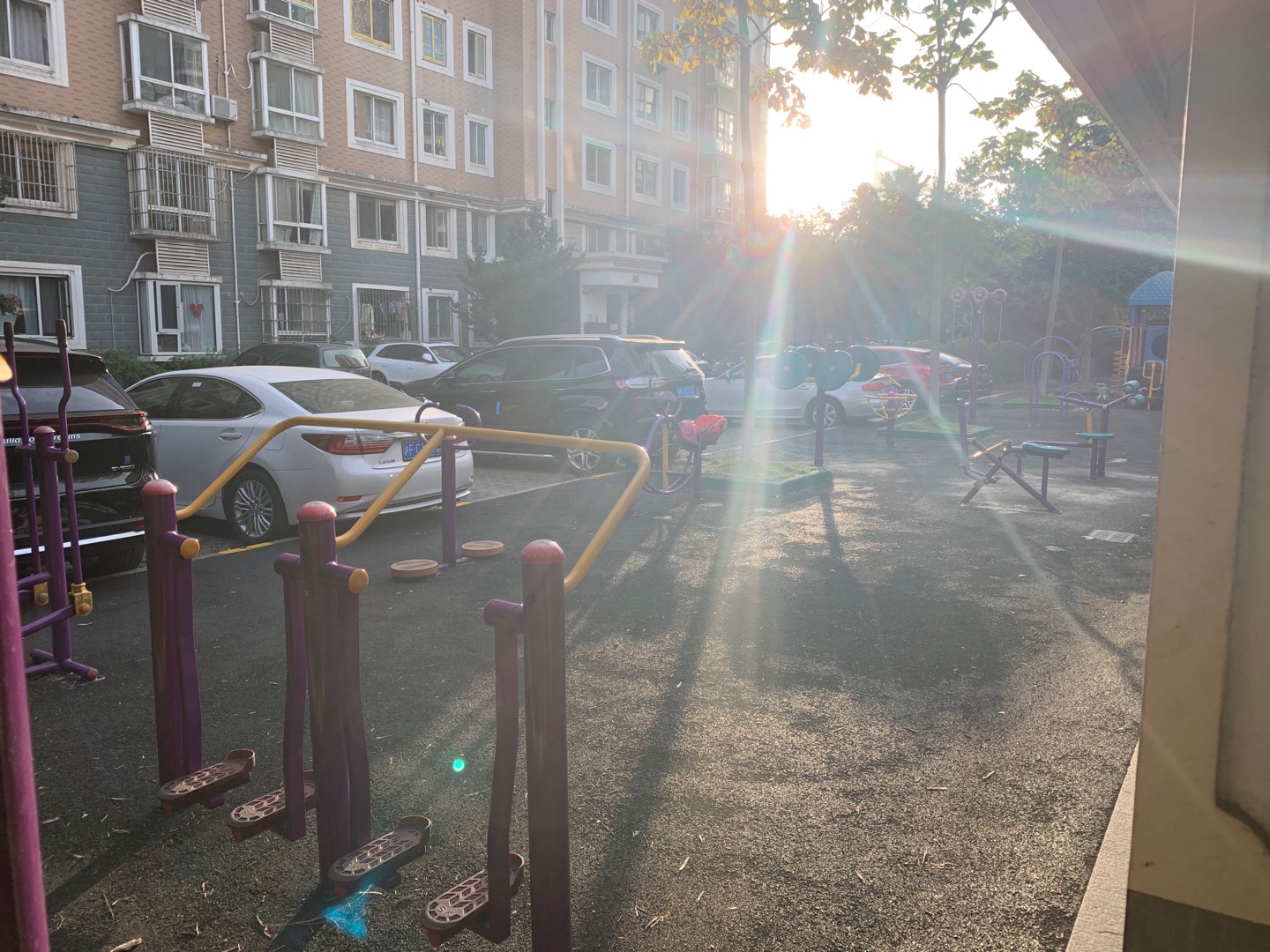 膠二居委健身點