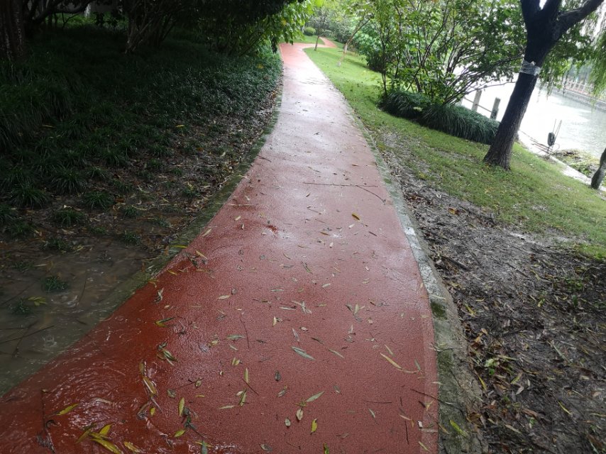 萬壽社區(qū)翡翠國際花苑健身步道