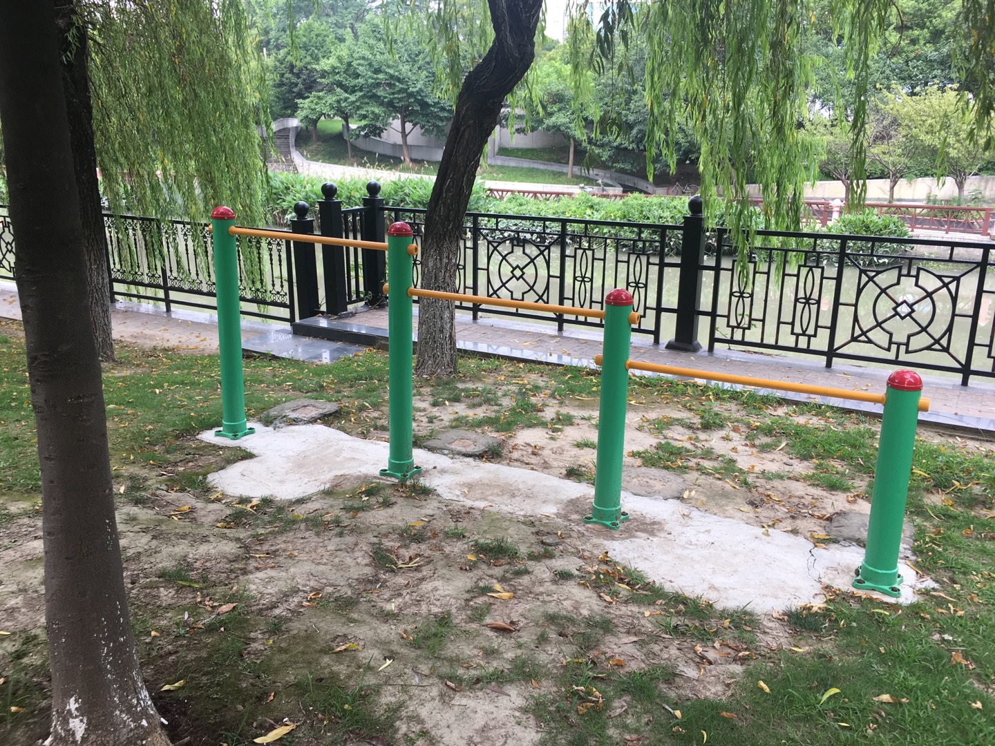 多聯壓腿架