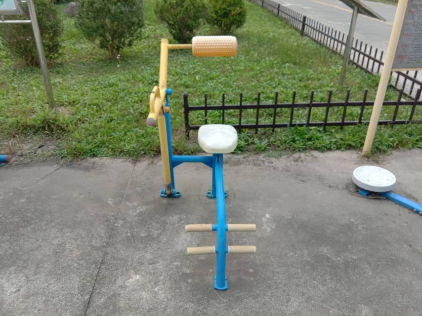 腹背鍛煉器 腹背鍛煉器