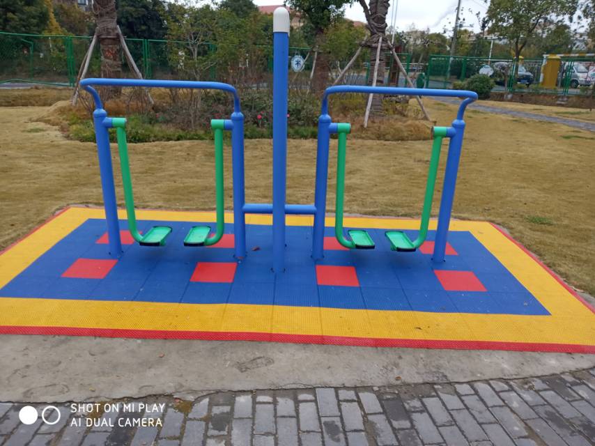 雙立柱太空漫步器