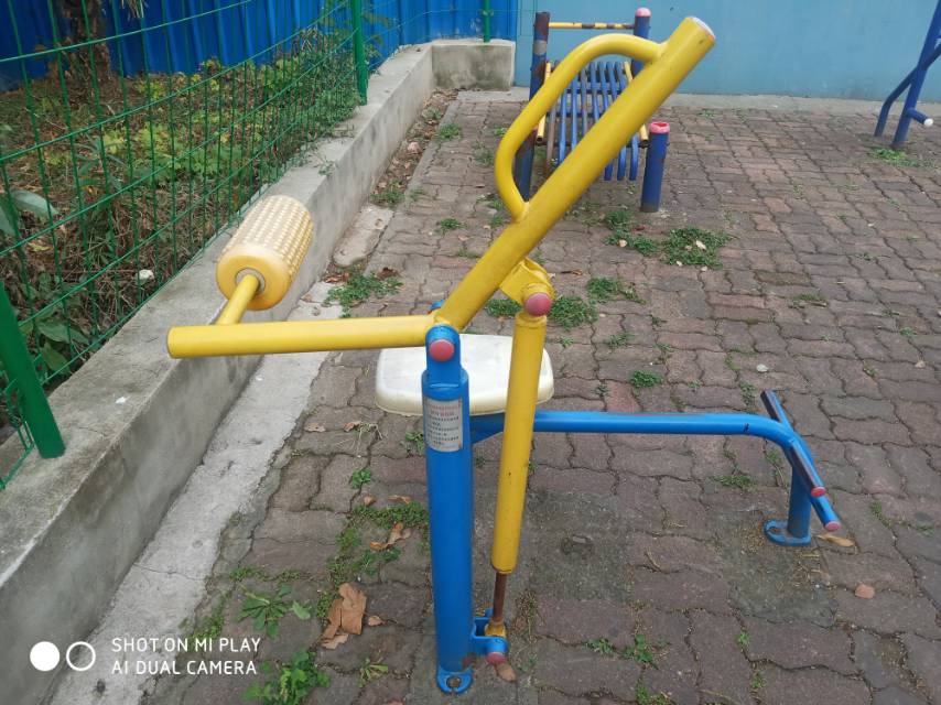 腹背鍛煉器 腹背鍛煉器