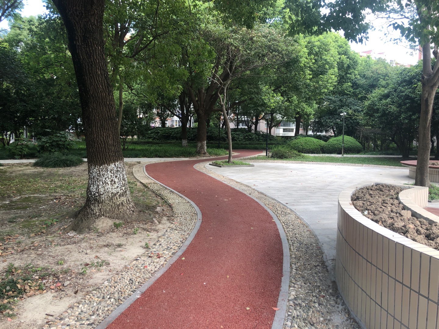 石化街道山鑫陽光城市民健身步道