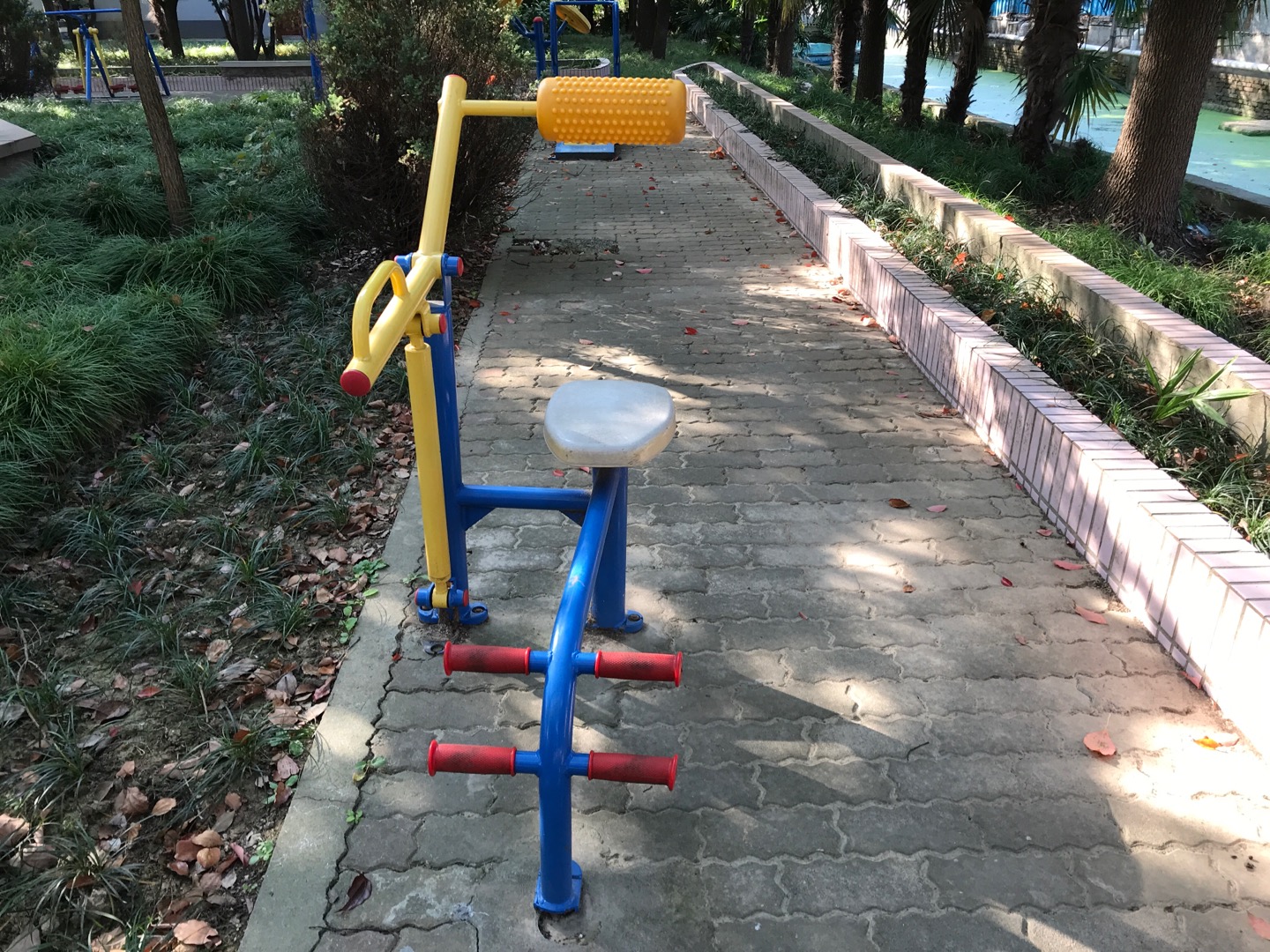 腹背鍛煉器 腹背鍛煉器