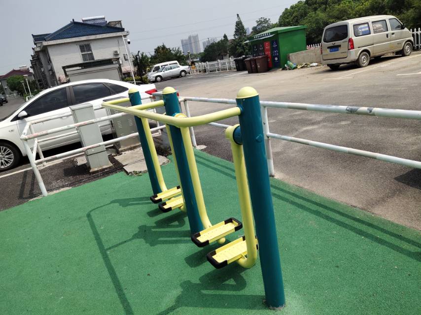 雙位太空漫步機