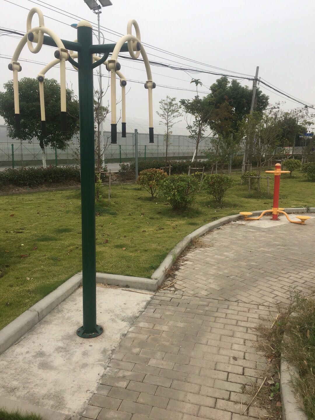 老港鎮欣河村民委員會煙墩11組丁字口健身苑點 老港鎮欣河村民委員會煙墩11組丁字口健身苑點