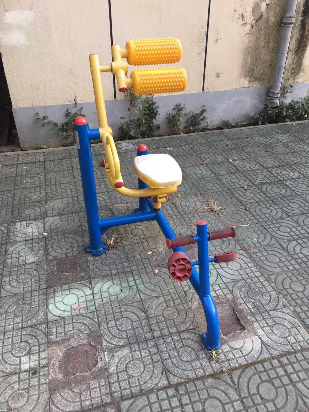 腹背鍛煉器 腹背鍛煉器