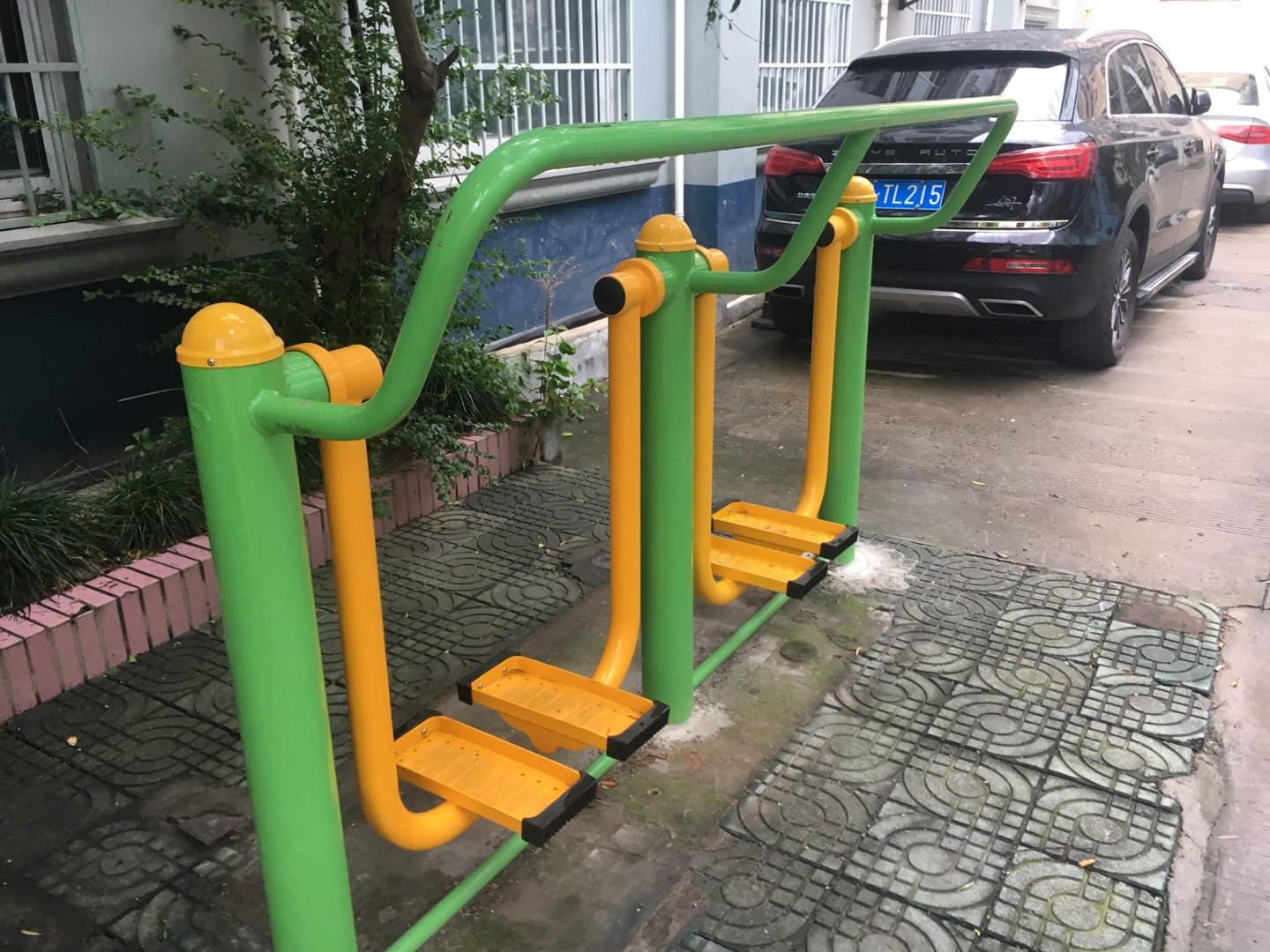 雙位太空漫步機