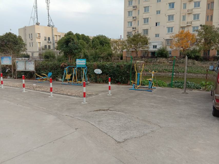 塘路村10組健身點