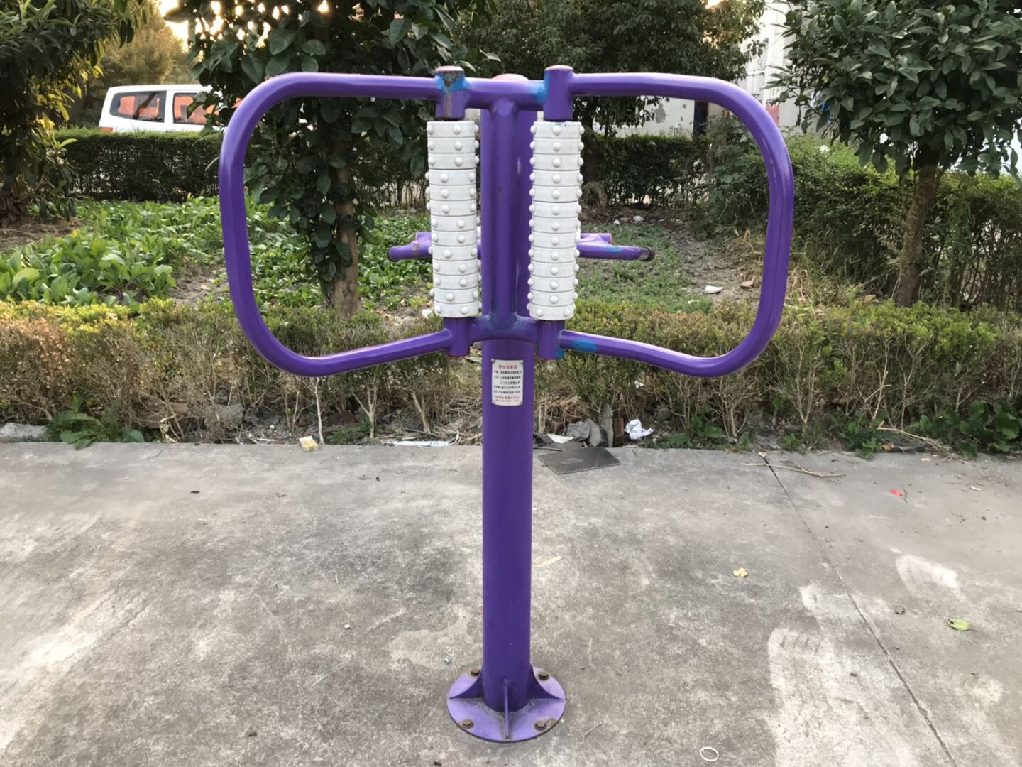 腰背按摩器 腰背按摩器