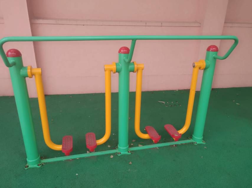 兩聯漫步機