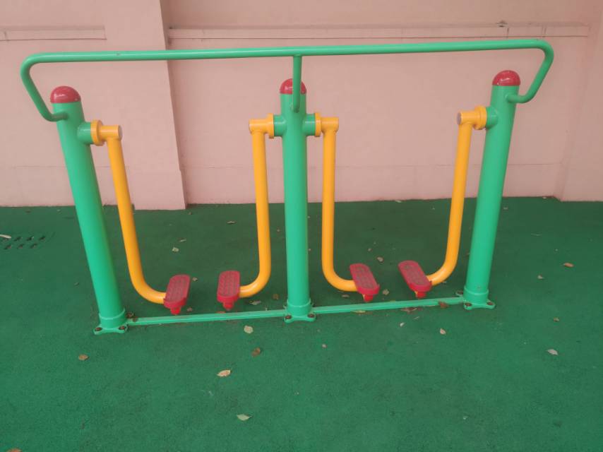 兩聯漫步機