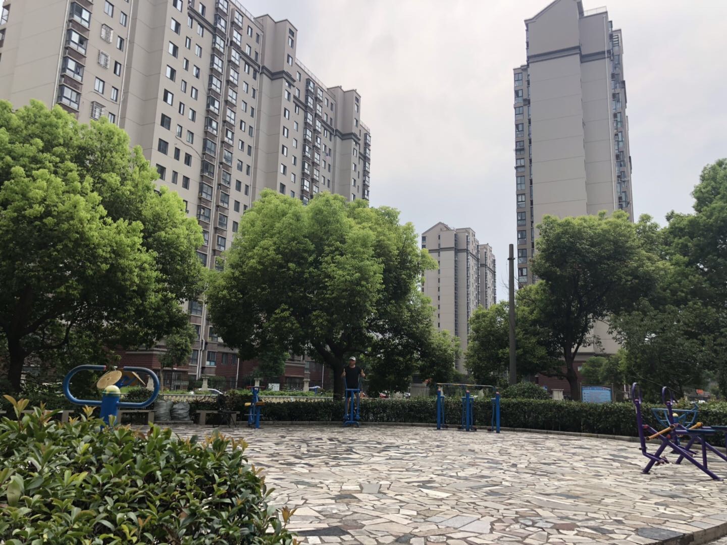 江橋一村35號(hào)健身點(diǎn)