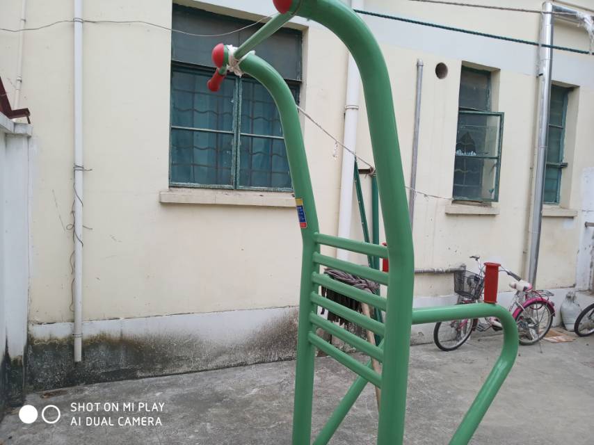 多功能訓練器 多功能訓練器