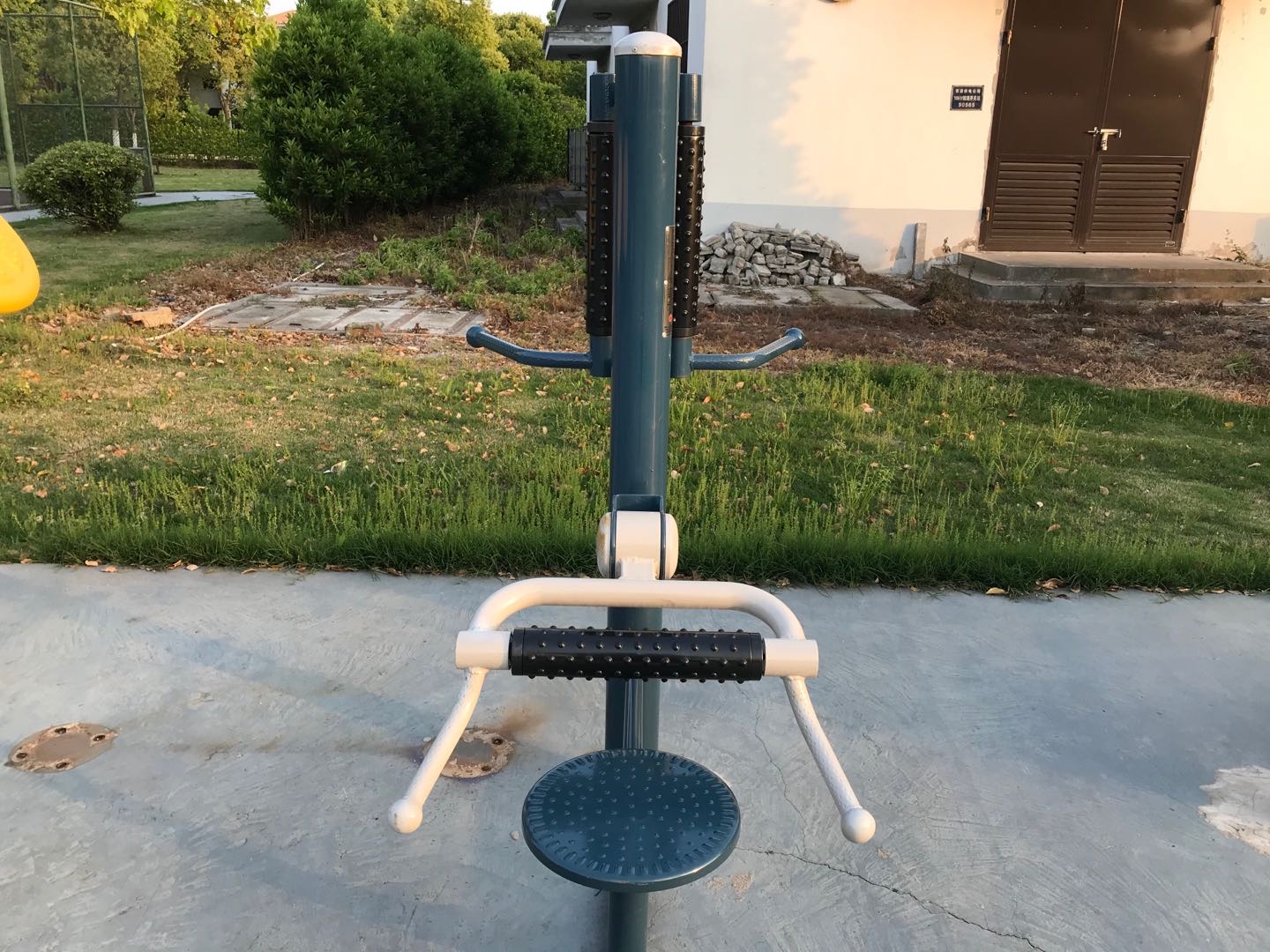 腰背按摩器 腰背按摩器