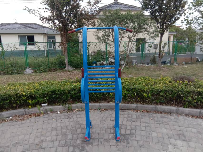 多功能訓練器 多功能訓練器