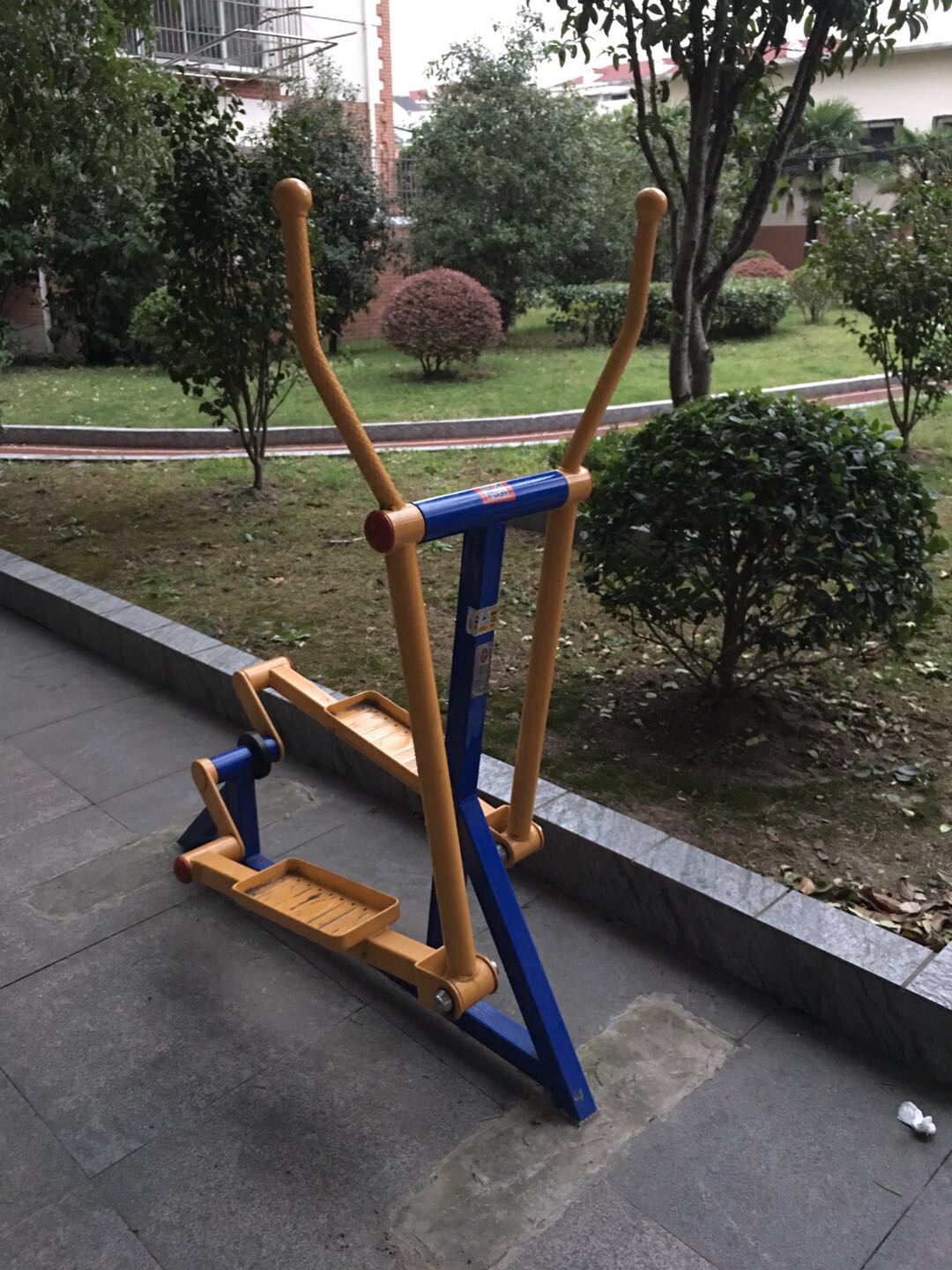 室外橢圓機(jī) 室外橢圓機(jī)