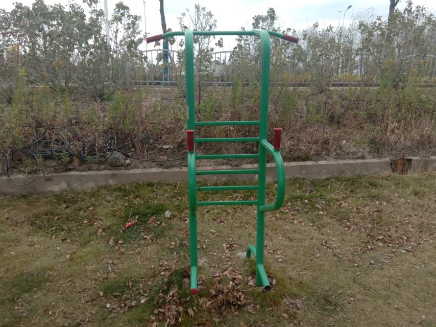 多功能訓練器 多功能訓練器