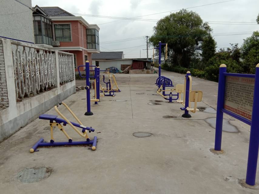 堡鎮(zhèn)營房村1隊倉庫健身點