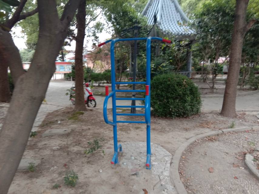 多功能訓練器 多功能訓練器