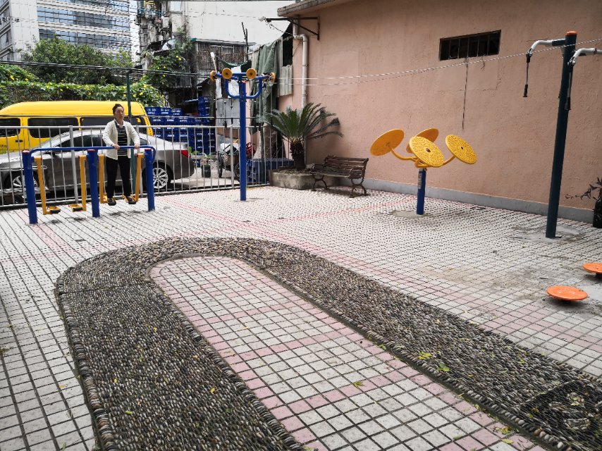 靜安區芷江西路街道大統居委健身點（大統路1033弄）