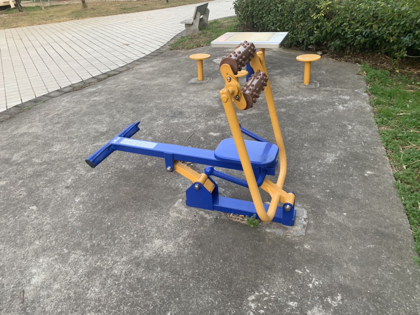 腹背屈伸訓練器