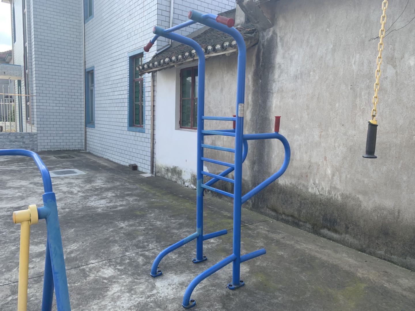 多功能訓練器 多功能訓練器