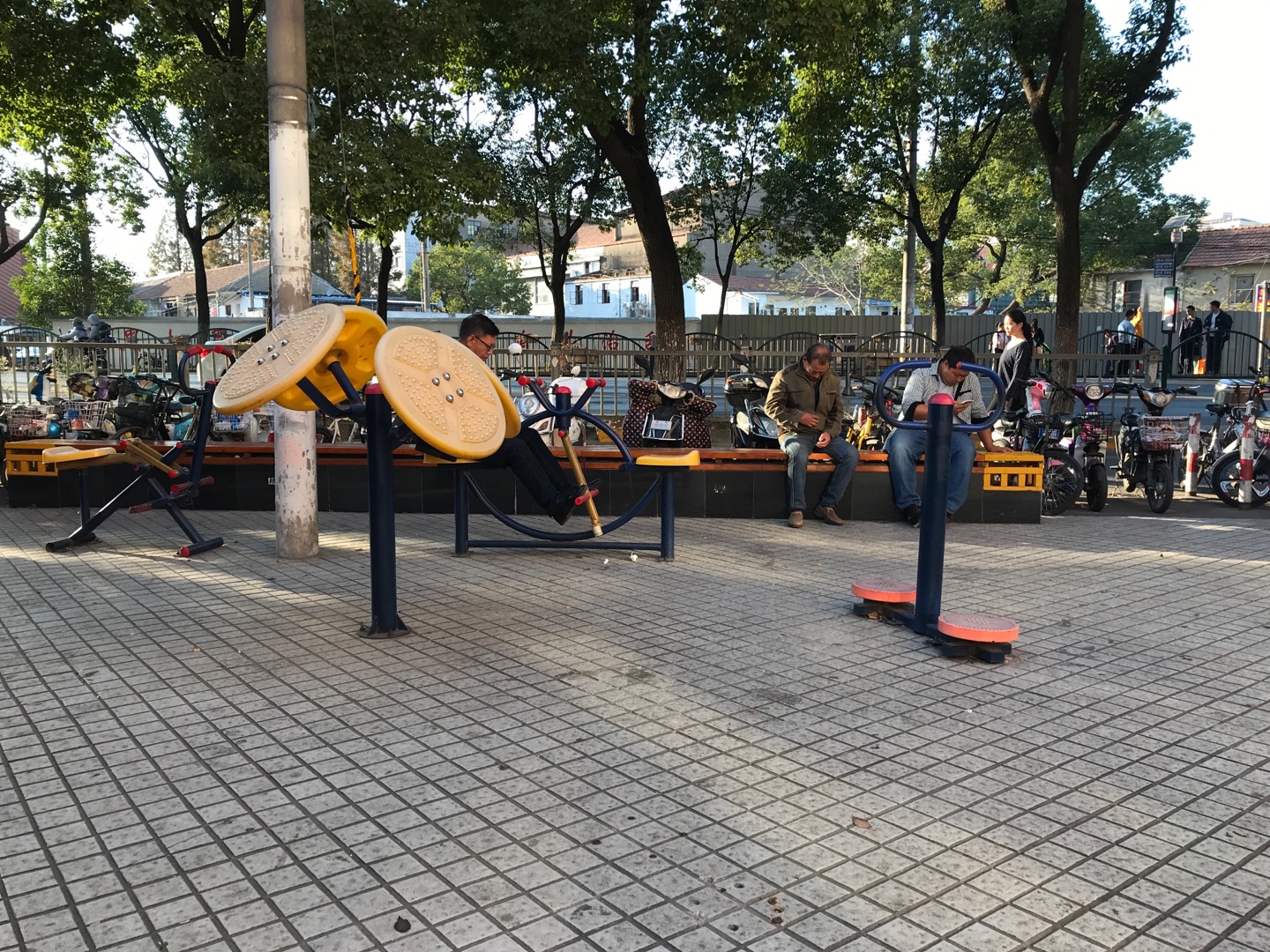 第二居委祝振街1號健身路徑