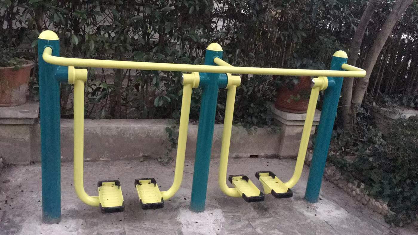 二位智能太空漫步機