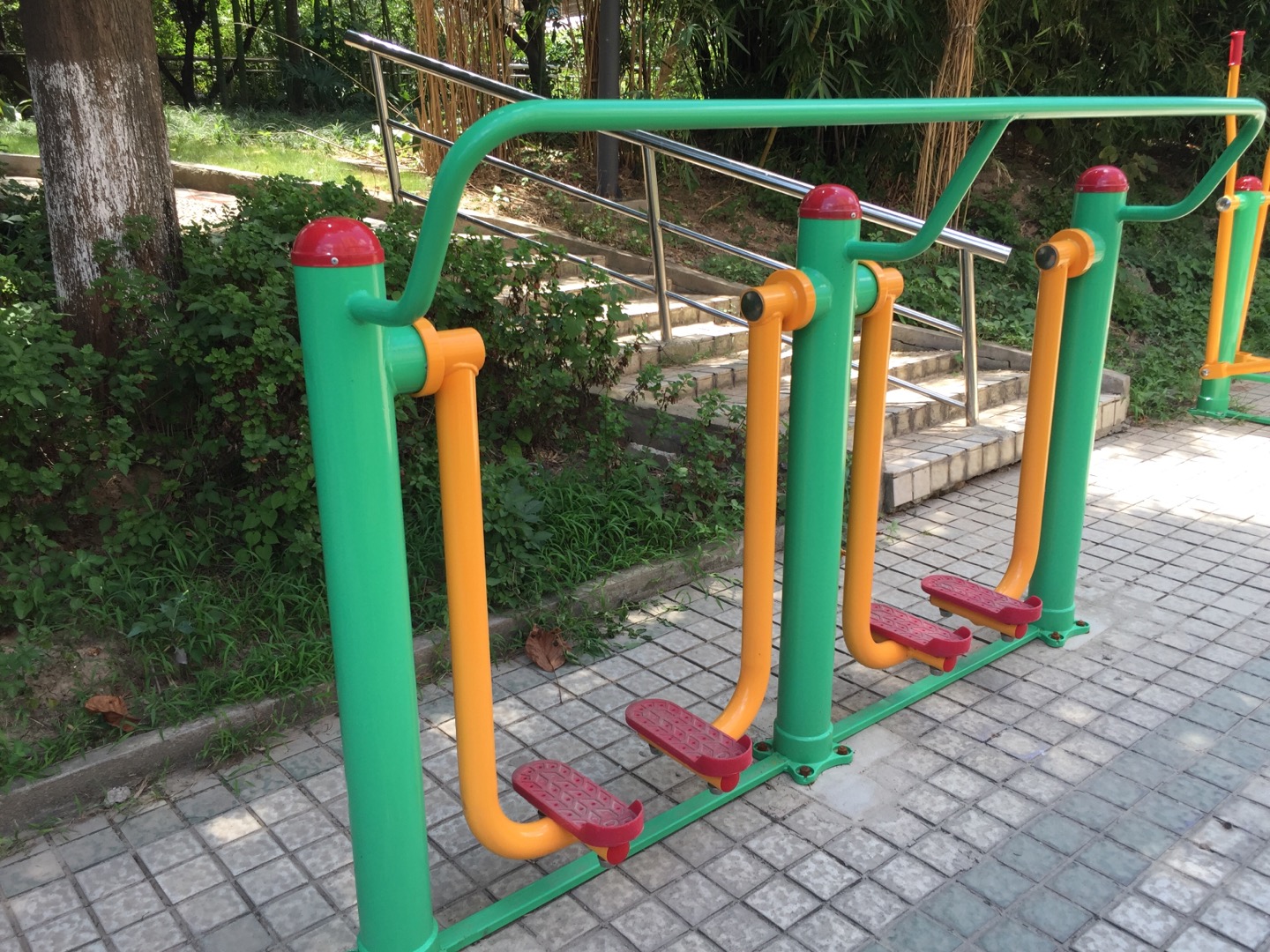 兩聯漫步機