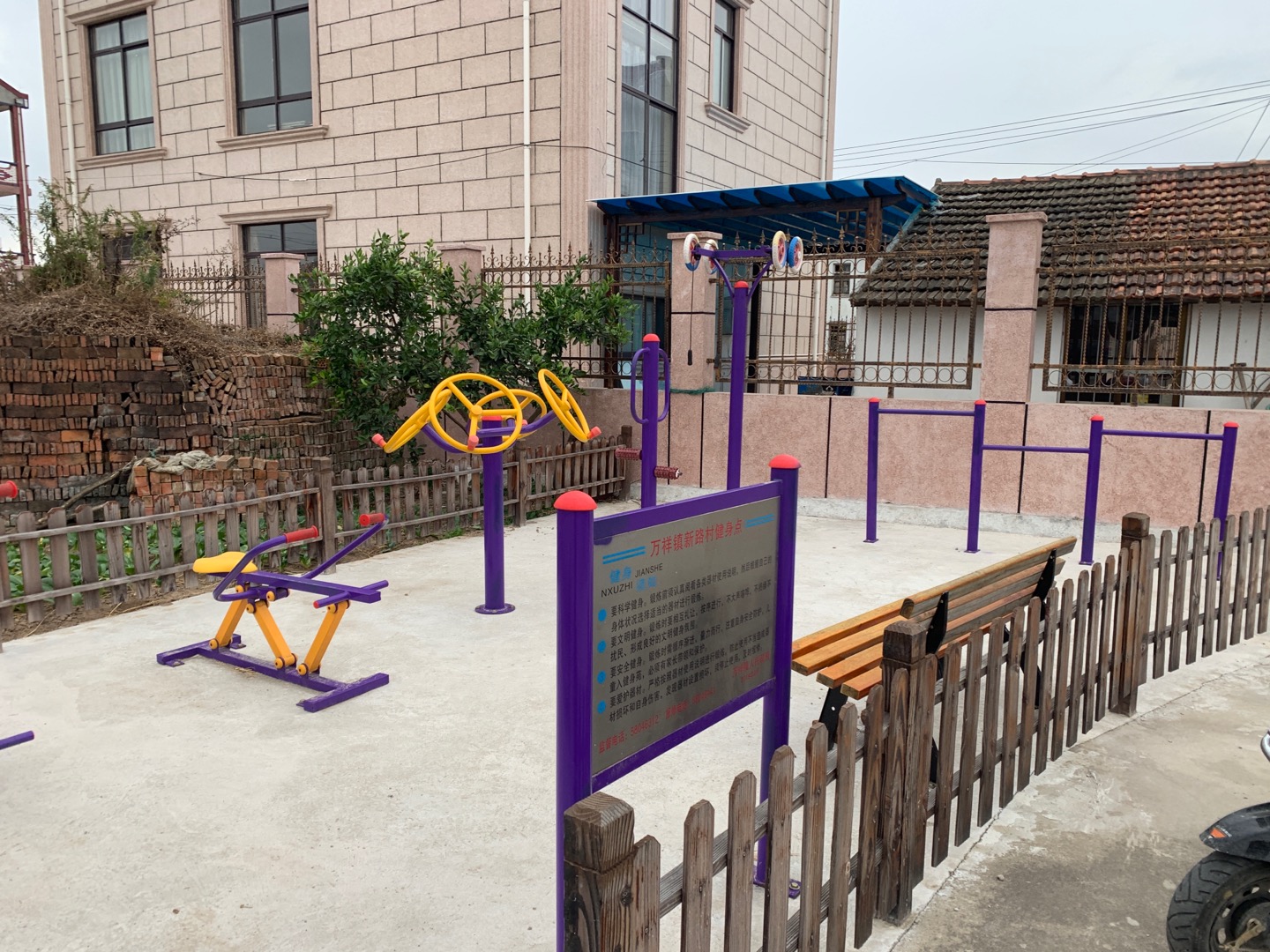 新路村果園2組健身點 新路村果園2組健身點